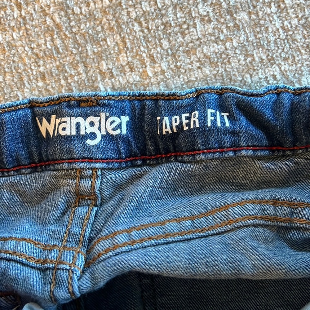 Wrangler taper fit adjustable waist size 16 regular